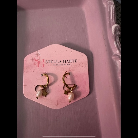 Stella Harte Stacey Drop Earrings Pearl With Star Charm New - Picture 2 of 2